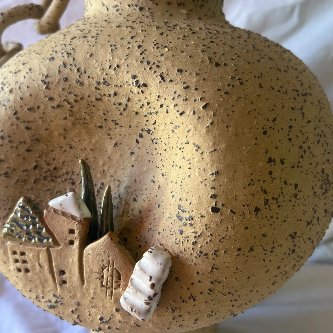 Anfora Origine Interiore della Collezione Micromondo in Ceramica