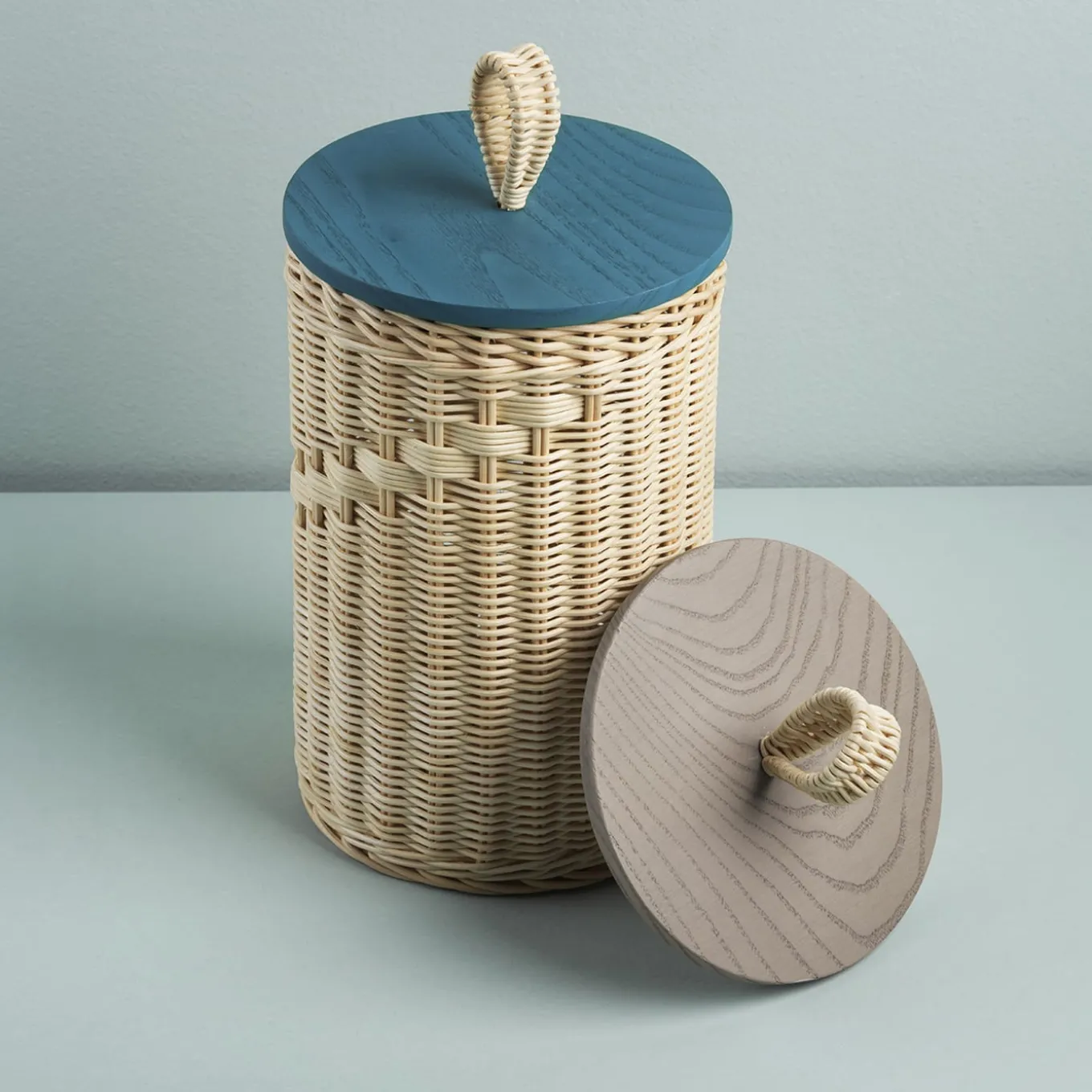 Barattolo Alto Goccia in Midollo con Coperchio in Legno Blu Pavone
