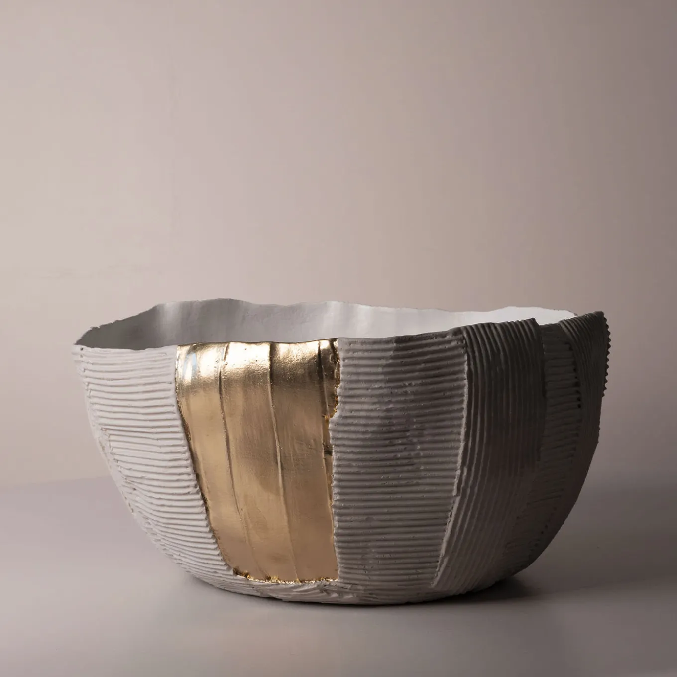 Bowl Cartoccio B17/Sabbia Chiaro con inserto dorato