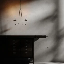 Candelabro da soffitto Penombra a doppio braccio in ottone scuro