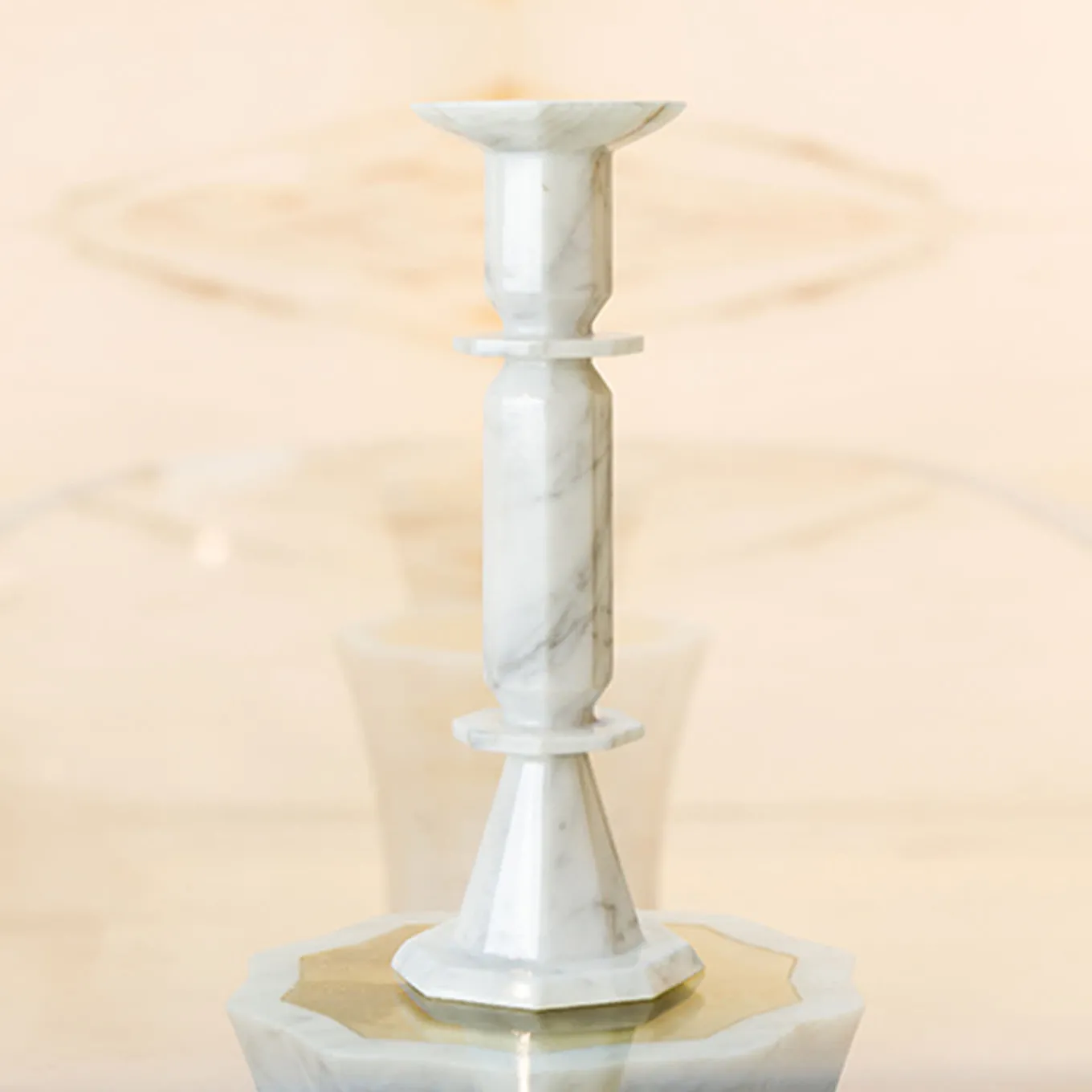 Candelabro Oreadi Nix in Marmo Bianco di Rotella