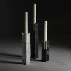 Candeliere in marmo nero e oro Trinity S