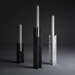 Candeliere in marmo nero e oro Trinity S