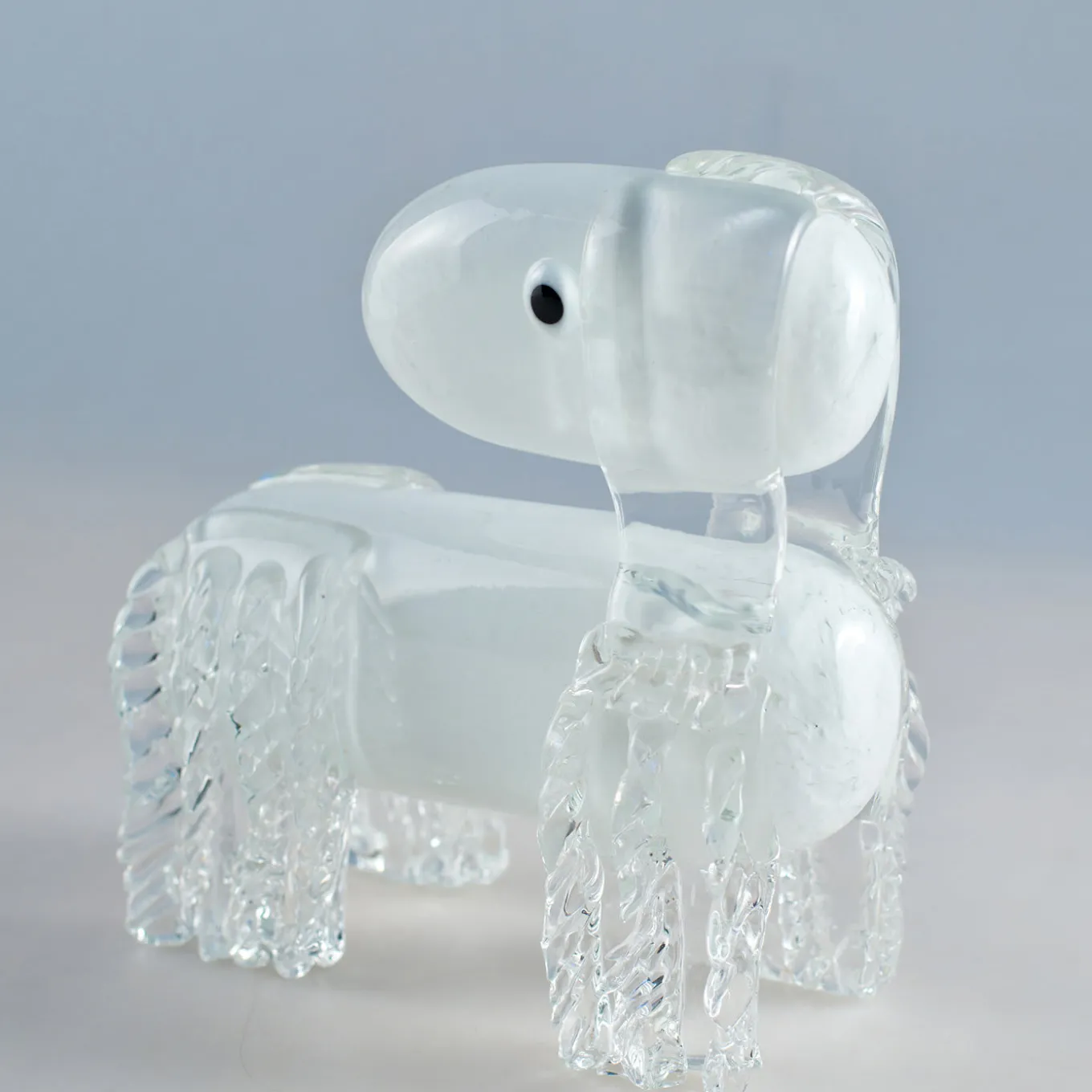 Cane bianco, scultura in vetro veneziano di Eliana Gerotto