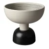 Centrotavola alto bianco e nero di Ettore Sottsass
