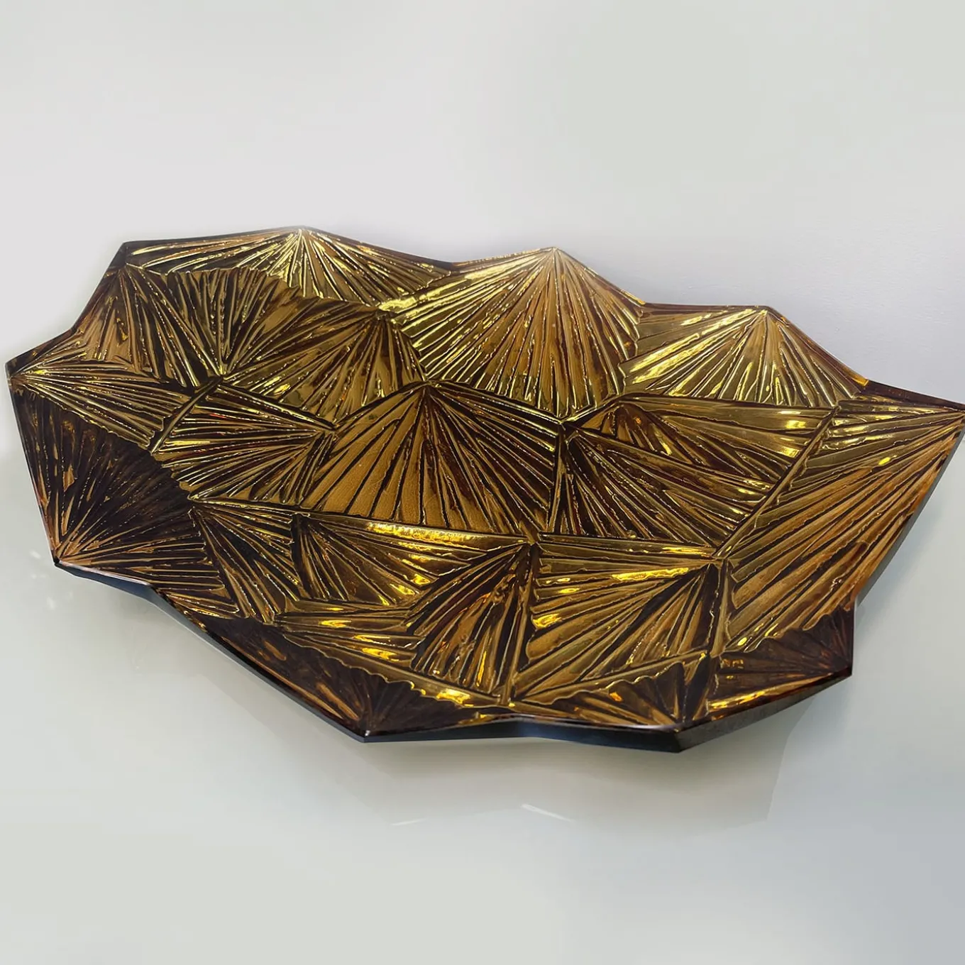 Centrotavola artistico in ambra e cristallo dorato