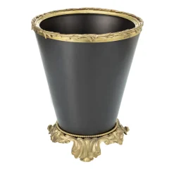 Cestino in ottone scuro con base ornata