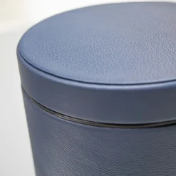 Cestino in pelle con coperchio in blu