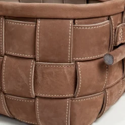 Cestino in pelle intrecciata marrone