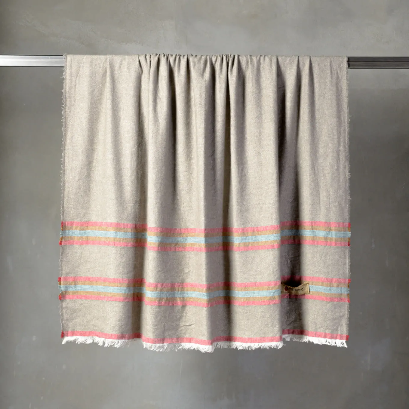 Coperta Rigoroso con frange in cashmere e lino policromatico