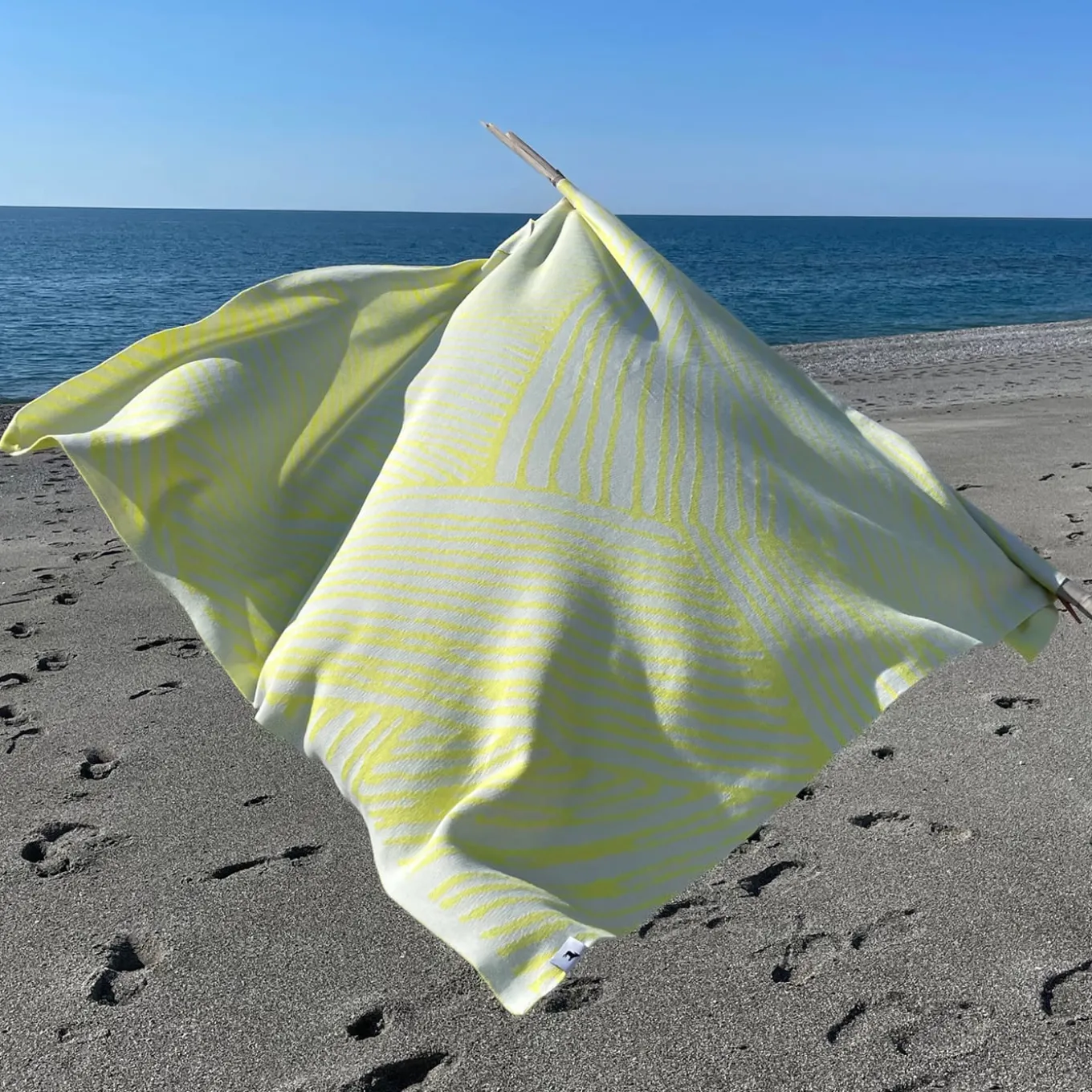Coperta Tratto Bio giallo neon e bianco di Emilio Salvatore Leo