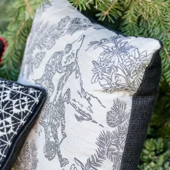 Cuscino Carré bianco e nero in tessuto toile de jouy jacquard
