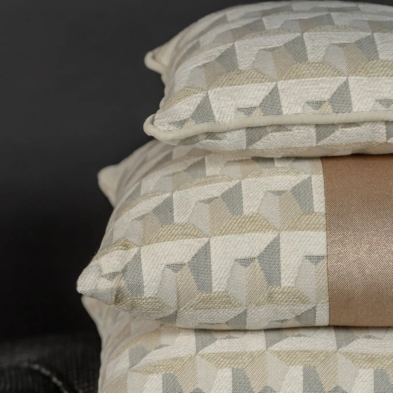 Cuscino Carrè bianco in tessuto jacquard geometrico