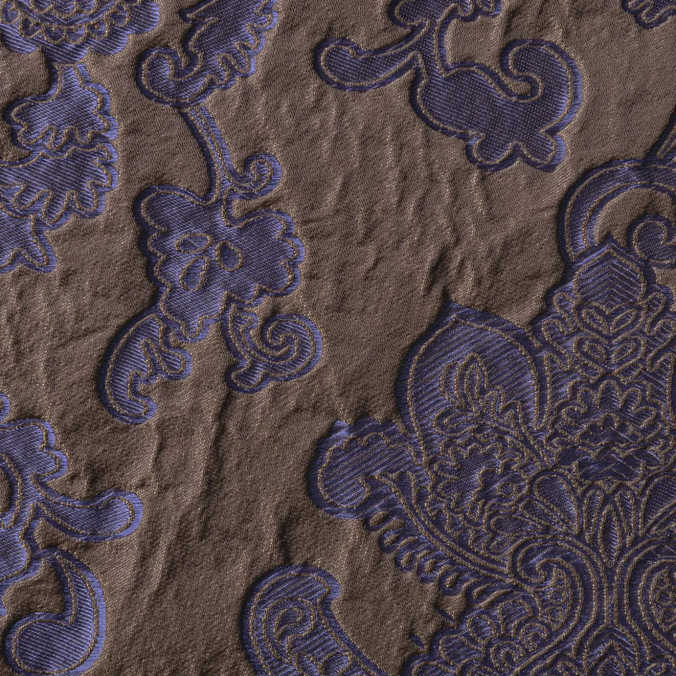 Cuscino quadrato in flanella floreale viola jacquard