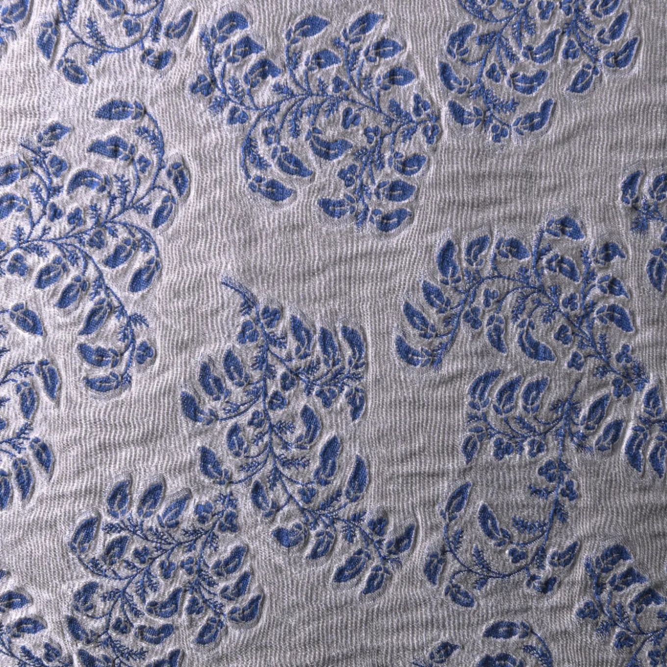 Cuscino quadrato Murcia in jacquard floreale argentato e blu