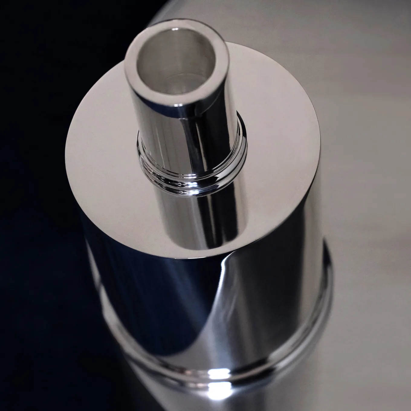 Elegante portacandele corto in argento placcato