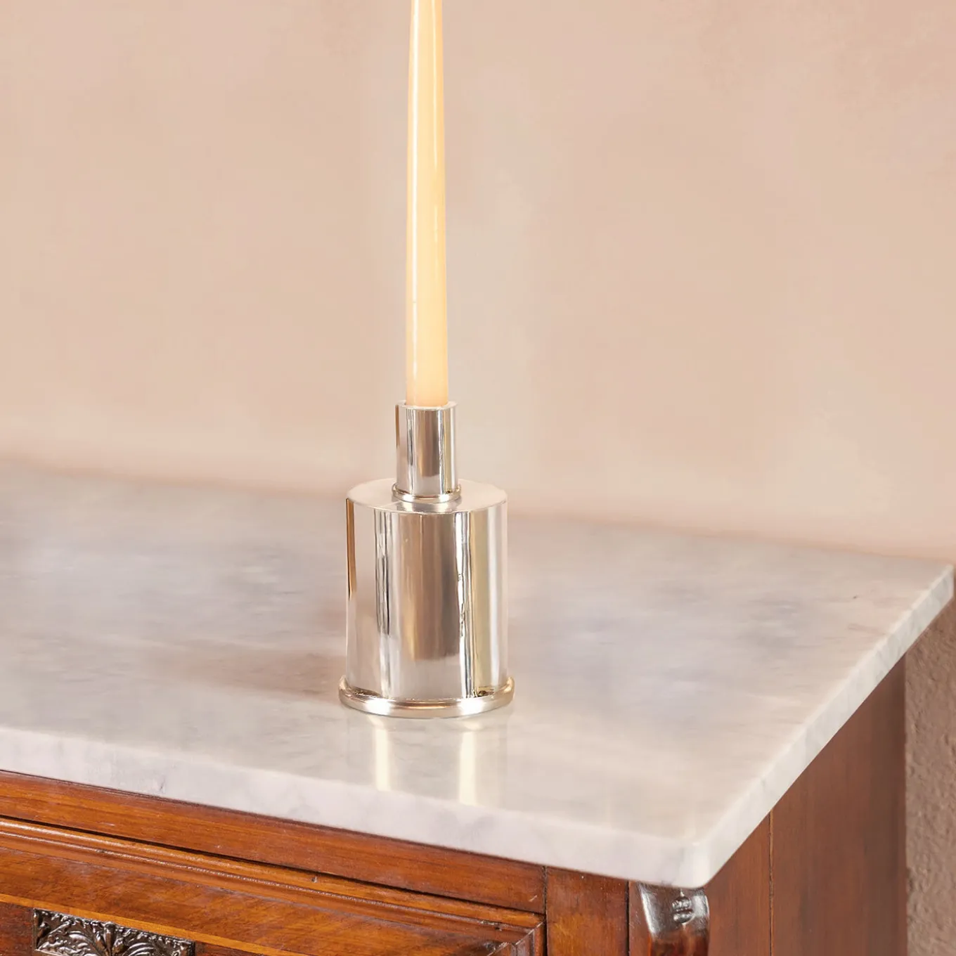 Elegante portacandele corto in argento placcato