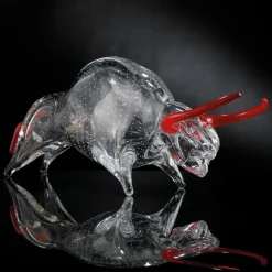 Figurina di toro in vetro grande