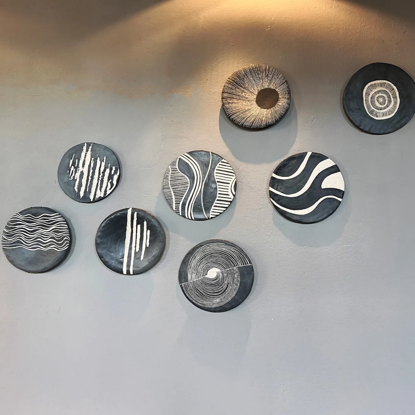Gob 12 Piatto in Ceramica Bianco e Nero
