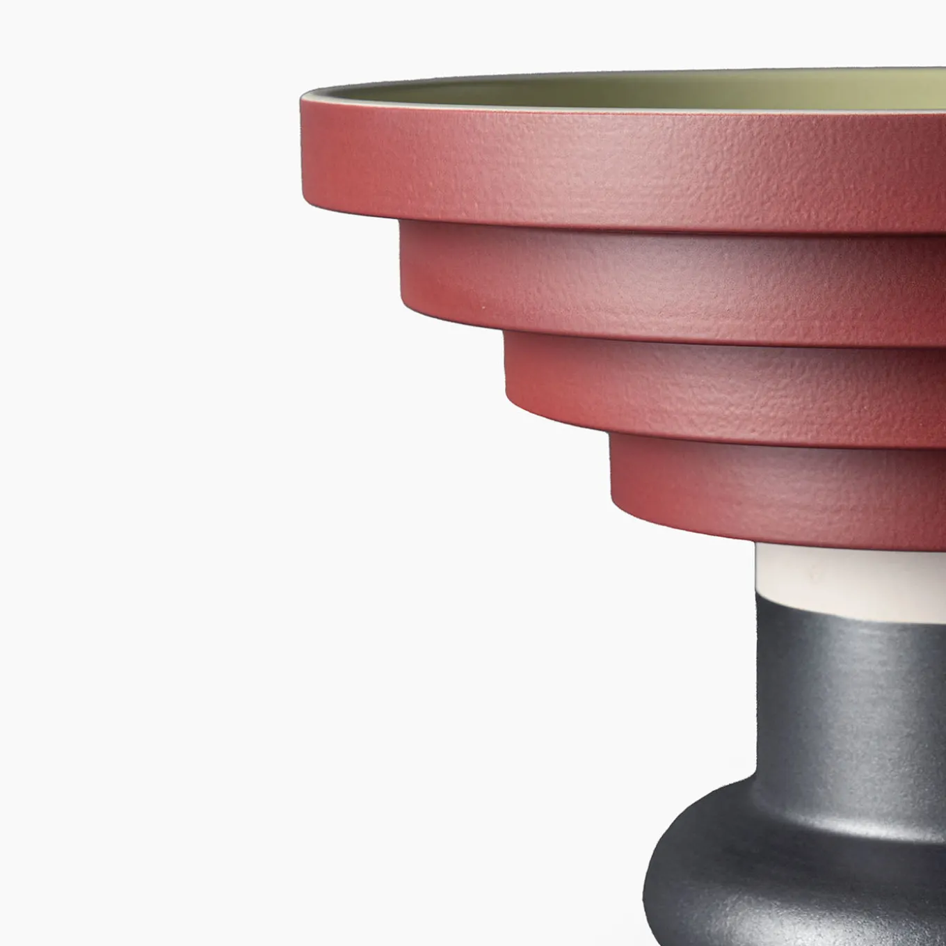 Grande centrotavola verde e rosso di Ettore Sottsass