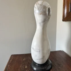 La Danzatrice Scultura in Marmo Calacatta Oro su Base Nera di Piero Speranza