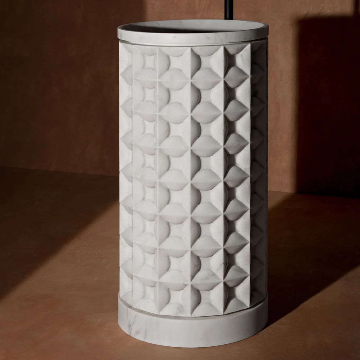 Lavabo in marmo Bianco del Re a colonna cilindrica Dawn