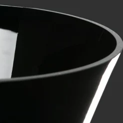 Nuovo vaso nero romantico