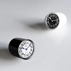 Orologio da tavolo bianco statico di Richard Sapper