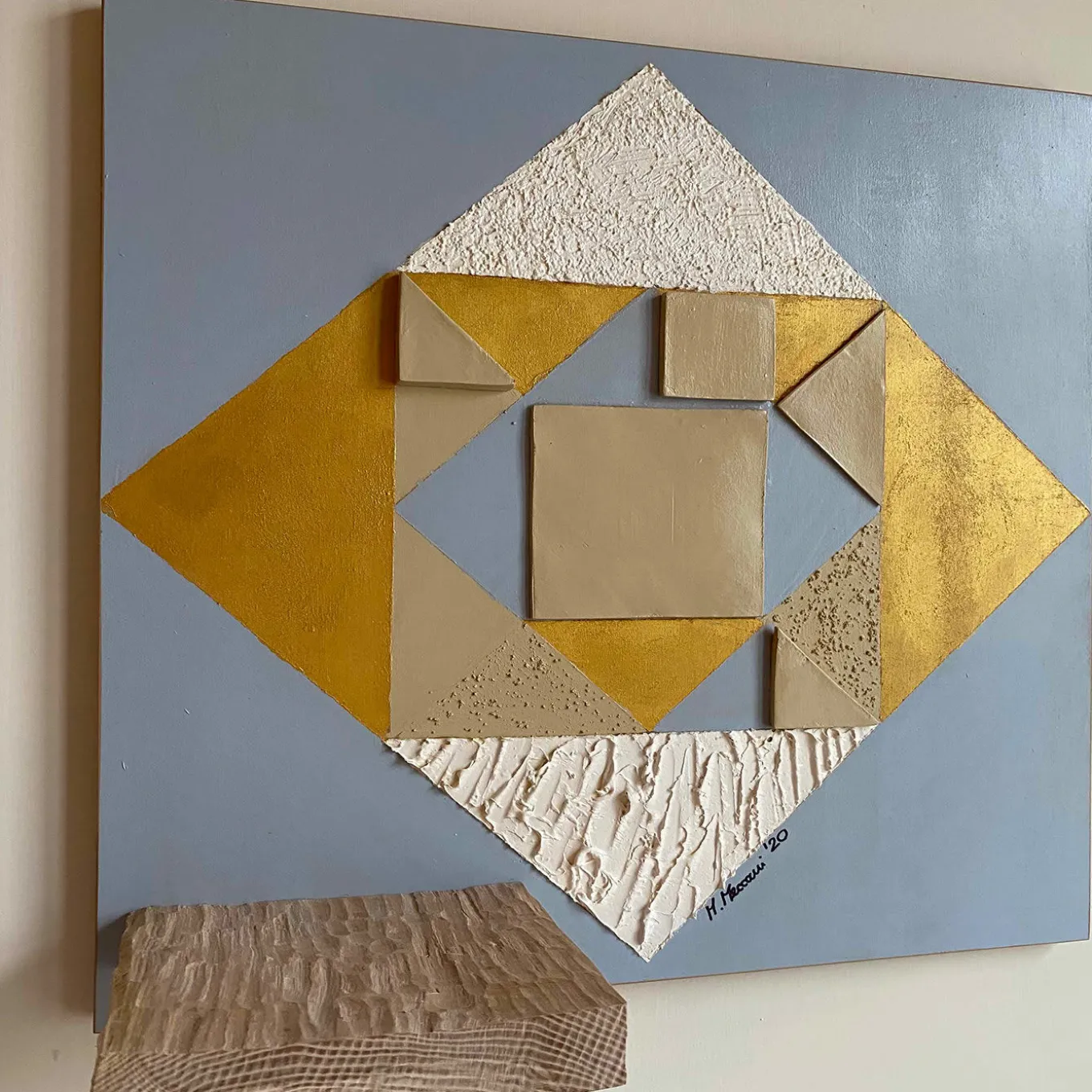 Pannello decorativo e mensola Ziggurat di Mascia Meccani