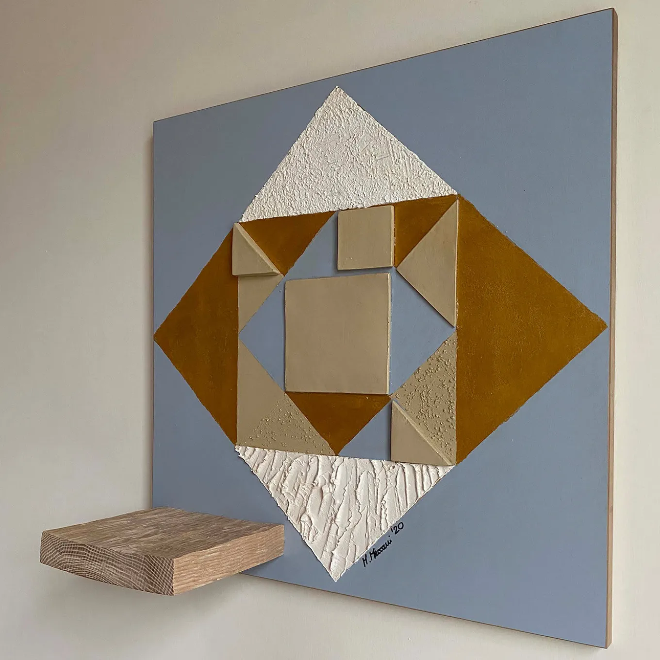 Pannello decorativo e mensola Ziggurat di Mascia Meccani