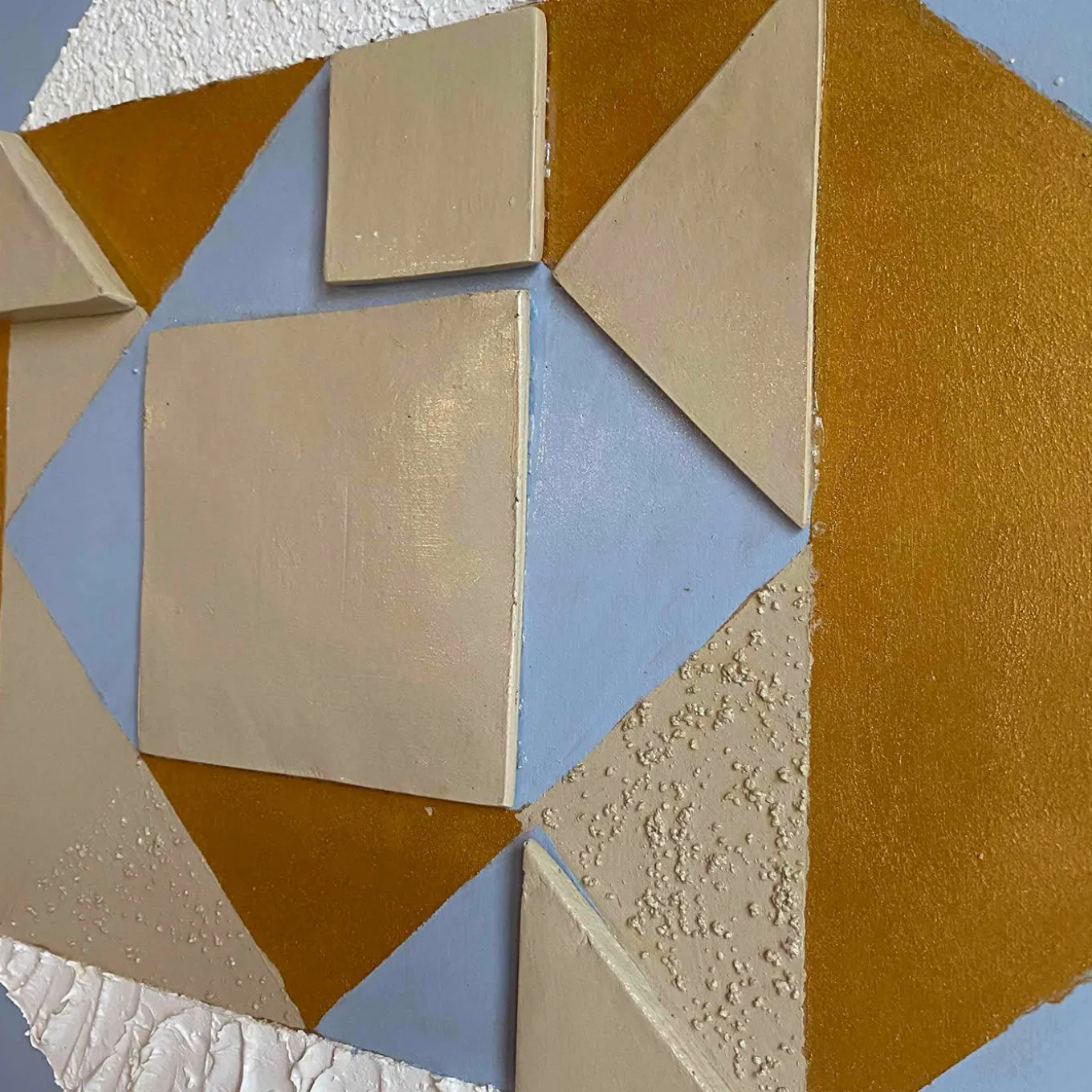Pannello decorativo e mensola Ziggurat di Mascia Meccani