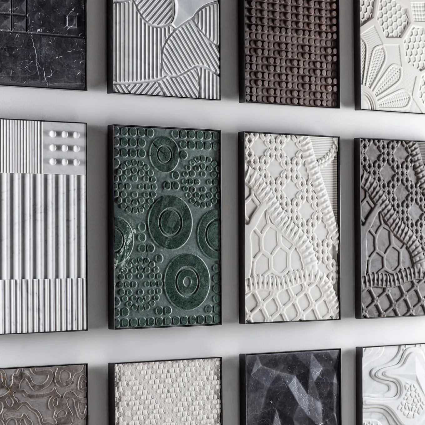 Pannello decorativo in marmo Carrara bianco Ercole