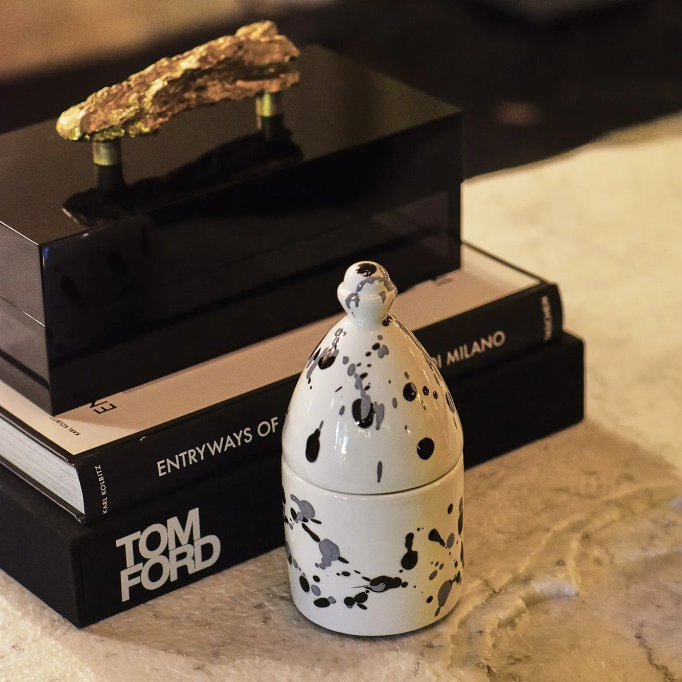 Portacandele Trullo bianco e nero
