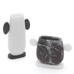Portapenne Nardo in bianco e nero di Matteo Cibic