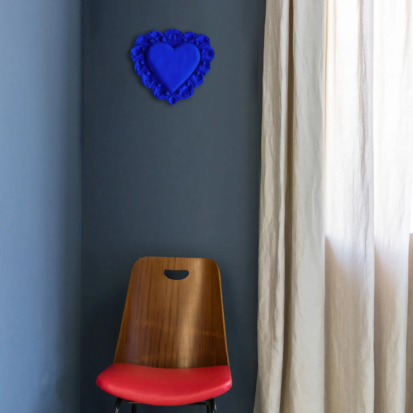 Scultura Da Parete Milagros Cuore Sacro In Gesso Blu