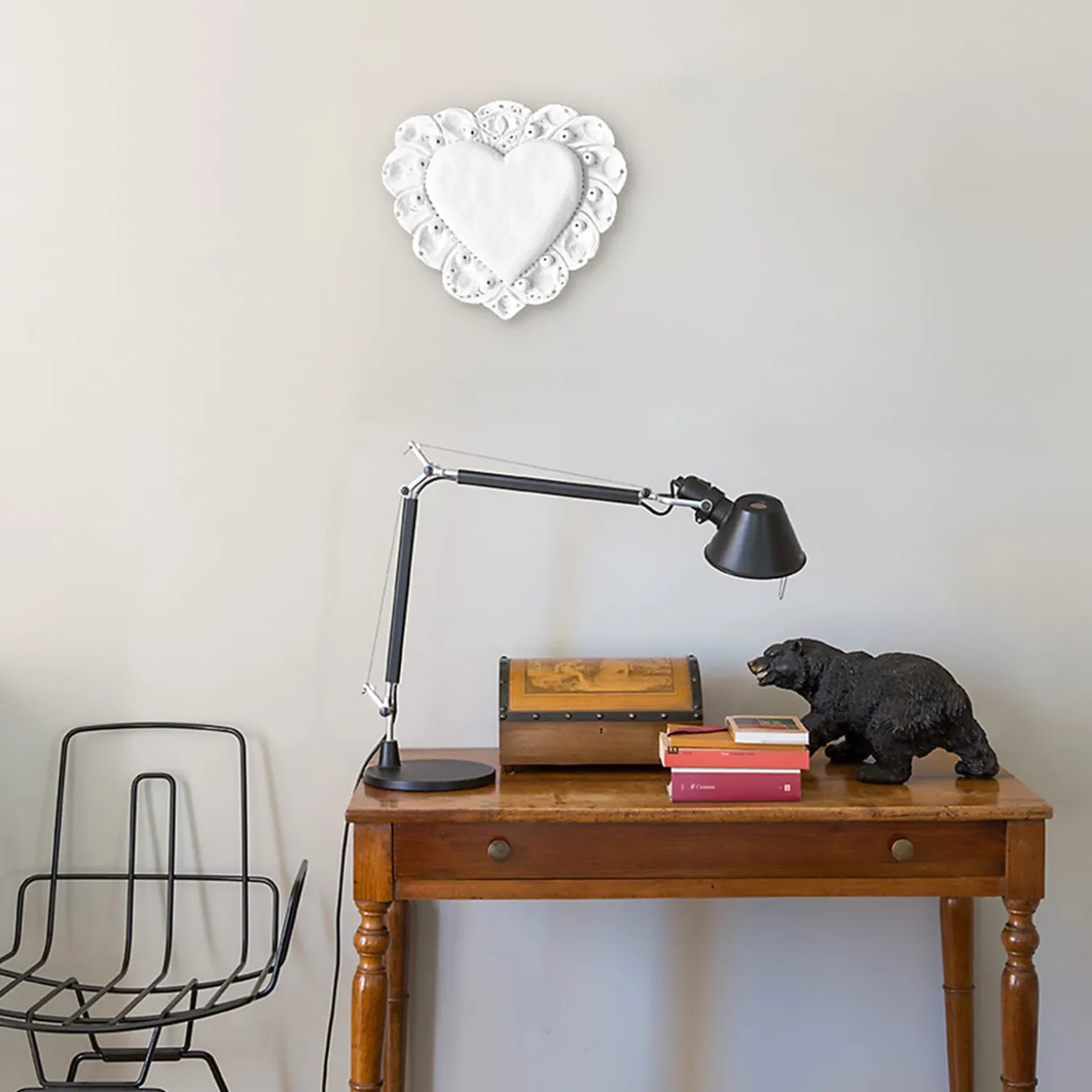 Scultura Da Parete Milagros Cuore Sacro In Gesso Bianco