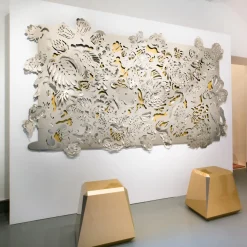 Scultura da parete The Hunt di Matteo Cibic