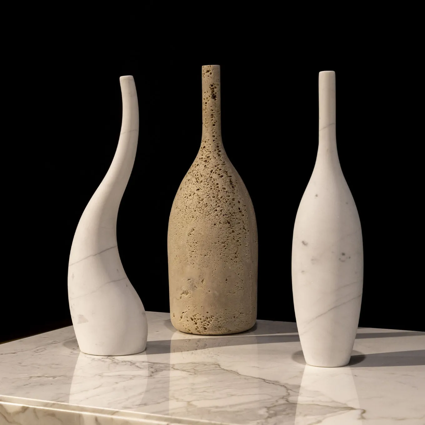 Scultura Decorativa Ondulata in Travertino
