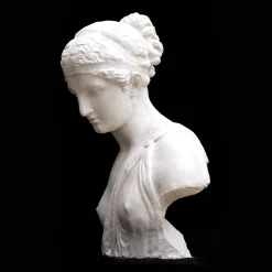 Scultura del busto di Ebe