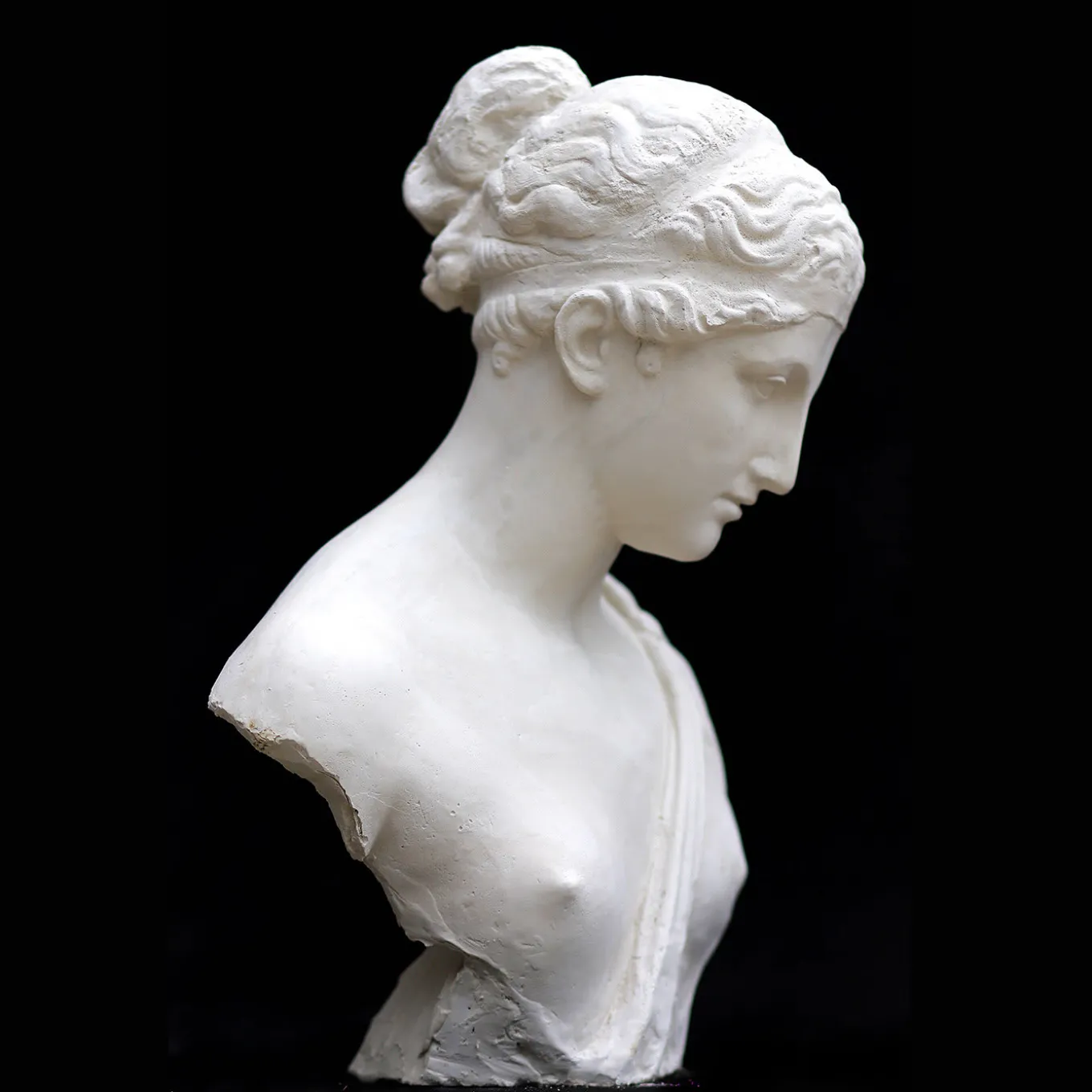 Scultura del busto di Ebe