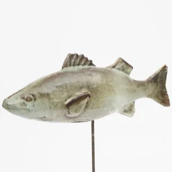 Scultura di spigola bianca grassa