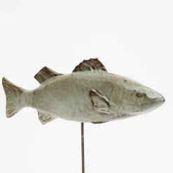 Scultura di spigola bianca grassa