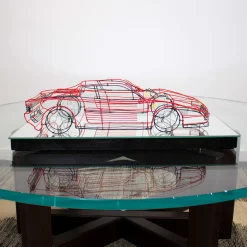 Scultura Ferrari in filo metallico