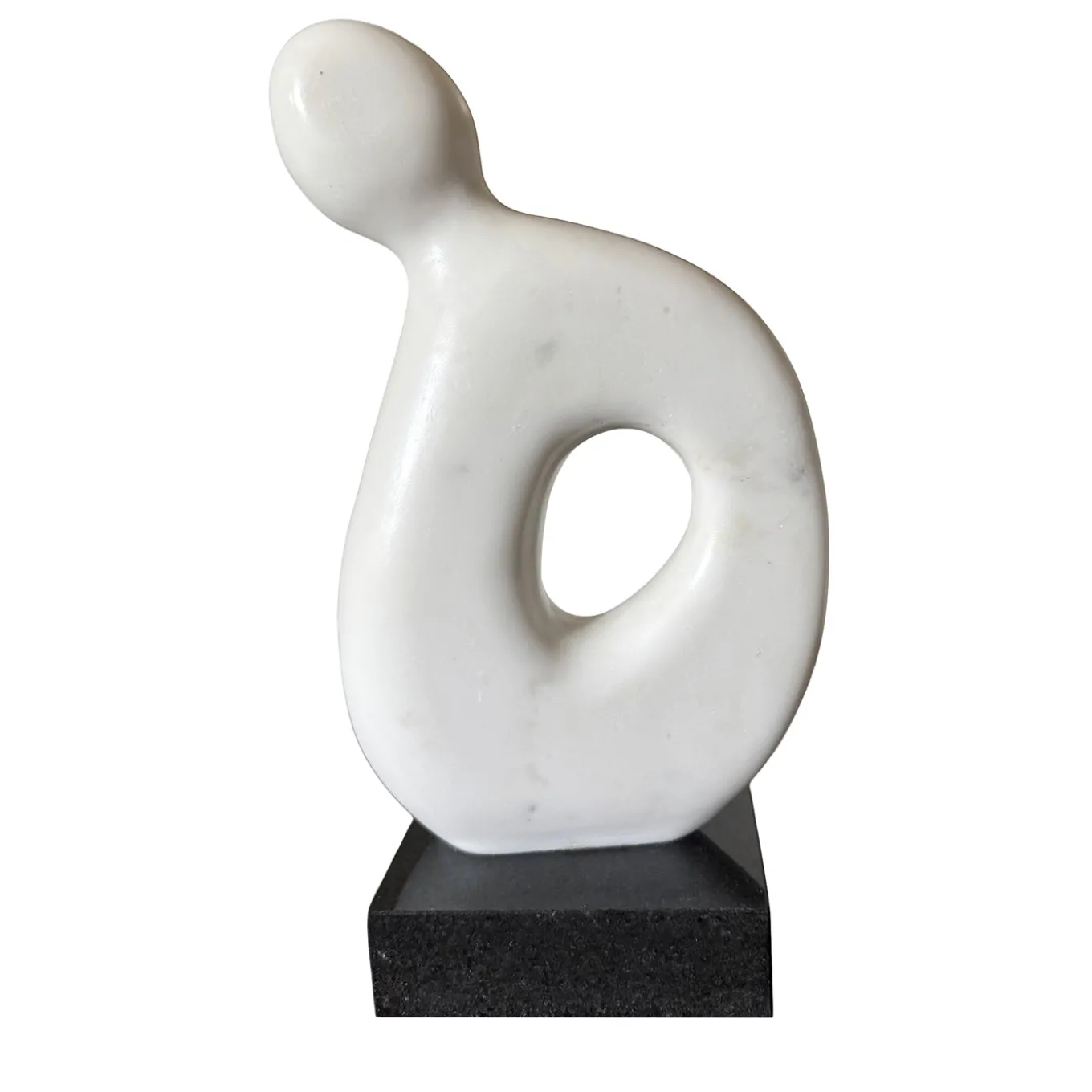 Scultura Figura Aperta Al Vuoto in Marmo Bianco su Base in Granito di Piero Speranza