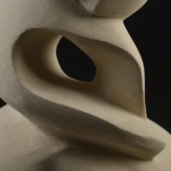 Scultura Rush of Passion in pietra Leccese