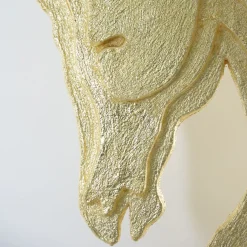 Scultura Testa Di Cavallo Dorata Con Base In Scaglie Di Marmo