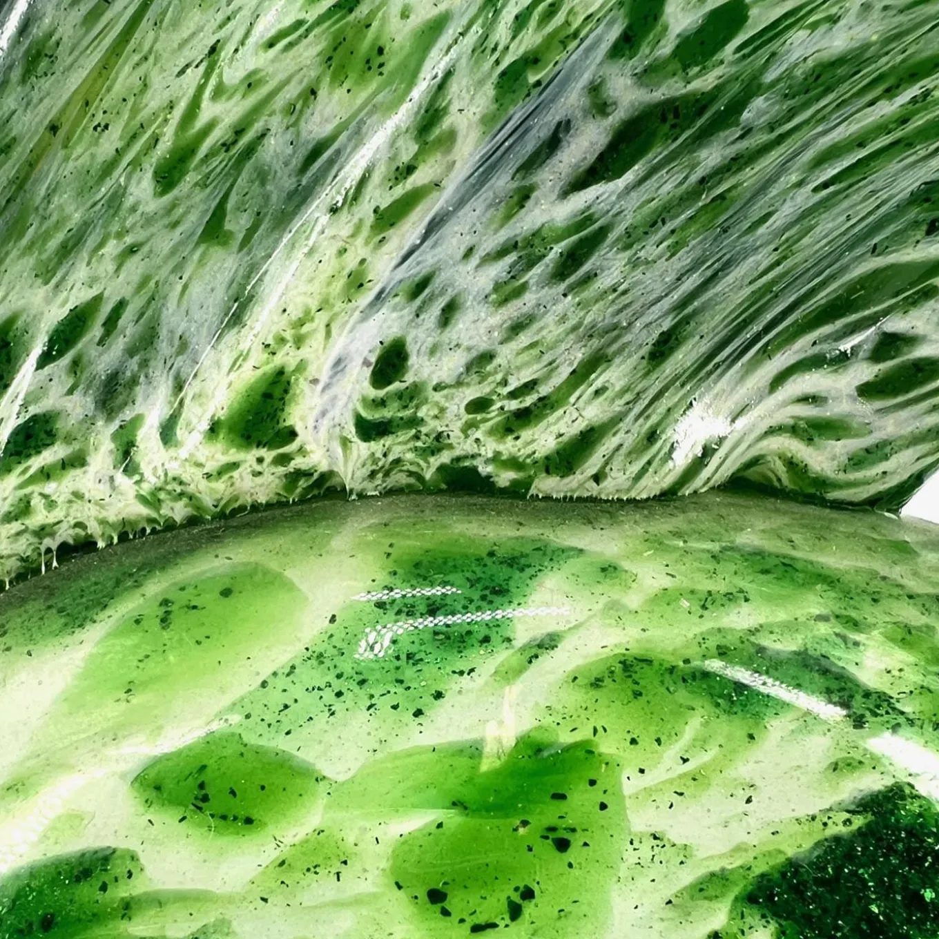 Scultura verde di pesce tropicale