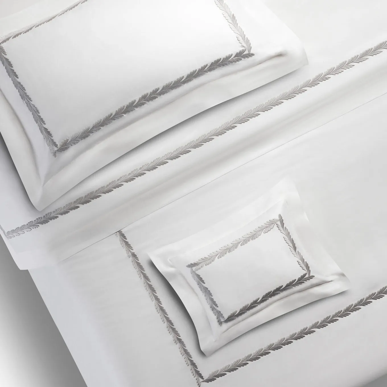 Set copripiumino Botero ricamato in cotone percalle bianco
