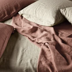 Set da letto estivo rosa vintage