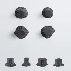 Set di 4 pomelli neri per porte Solido #3 di Nicole Valenti